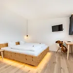 Bed & Breakfast Haus Deutinger 3*