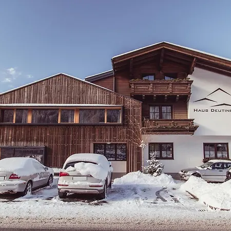 Haus Deutinger Alojamento de Acomodação e Pequeno-almoço 2*