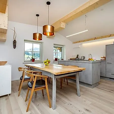 Haus Deutinger Bed and breakfast 3*