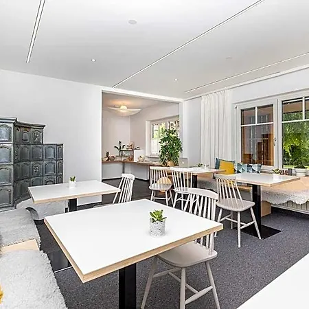 Haus Deutinger Bed and breakfast